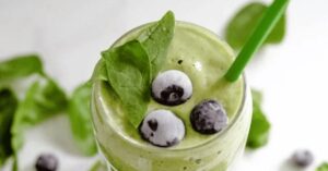 Avocado & Berry Blast Green Smoothie