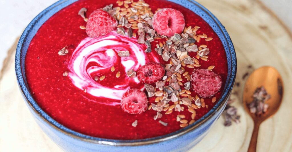 Raspberry & Flaxseed Smoothie Bowl