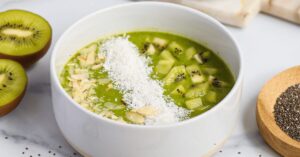 Tropical Spinach Smoothie Bowl